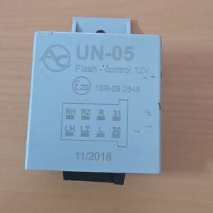 Original Anhängerkupplung Steuergerät Renault Laguna Mercedes UN-05 10R-032848