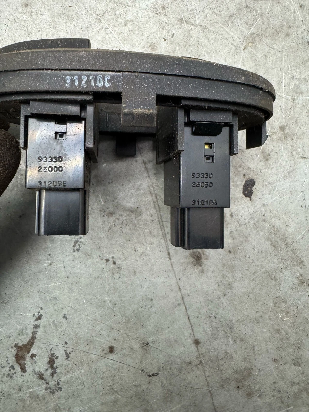 Sitzheizungsschalter Hyundai Santa FE 9333026000 Original – Bild 3