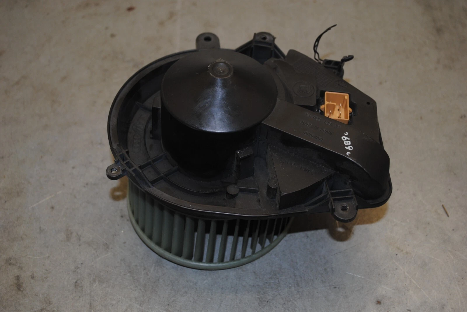 Heizgebläse, Gebläsemotor VW Passat 3B B5 Herstellernr.: 740221233F, 8D1820021