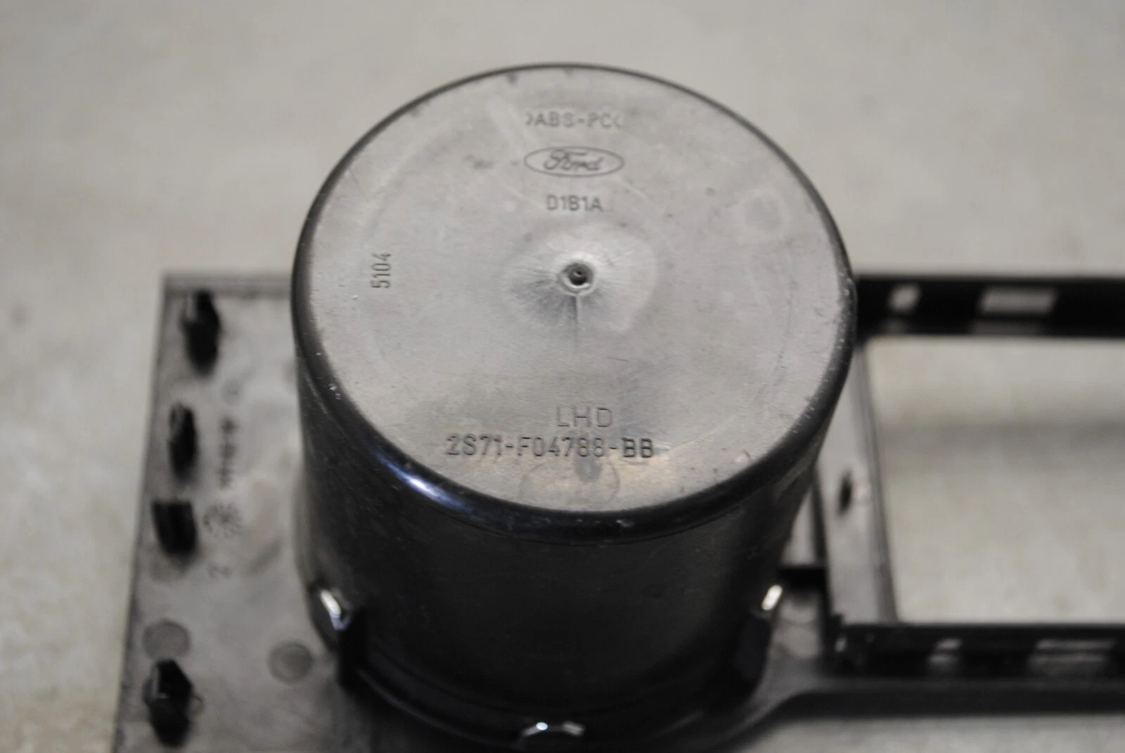 Original Getränkehalter, Becherhalter Ford Mondeo MKIII, 2S71-F04788-BB – Bild 2