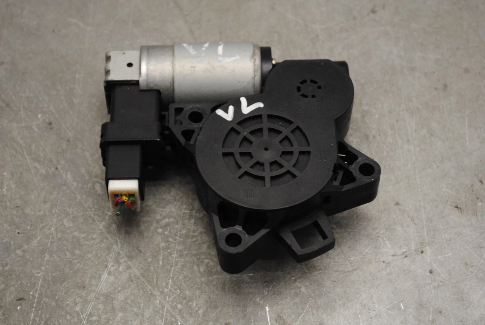 Fensterhebermotor vorne links Mazda 6, 2.0 (GG) GJ6A5958X