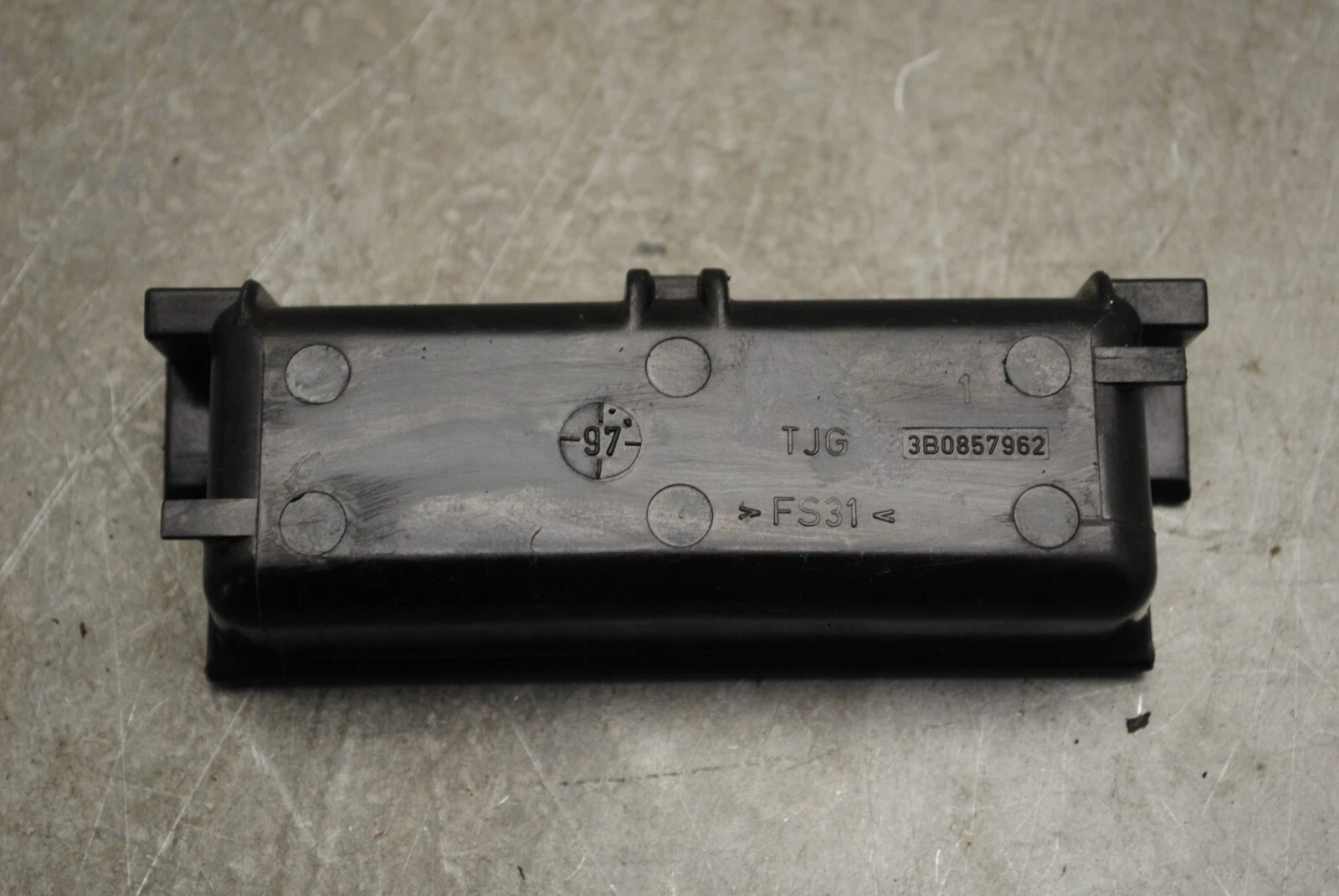Aschenbecher Einsatz VW Passat 3B5, 3BG, 3B0857962 – Bild 2
