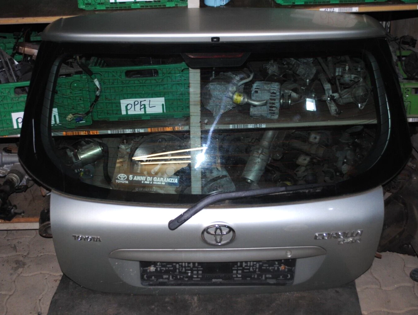 Heckklappe Toyota Corolla D-4D E12 inkl. Kabelbaum + Heckscheibenwischermotor – Bild 2
