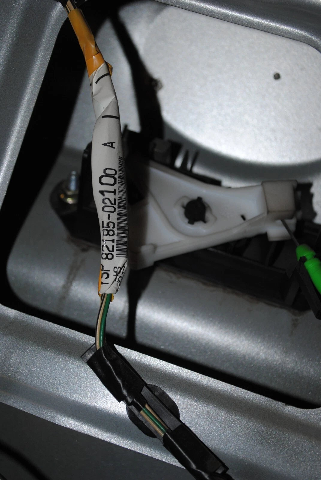 Heckklappe Toyota Corolla D-4D E12 inkl. Kabelbaum + Heckscheibenwischermotor – Bild 5