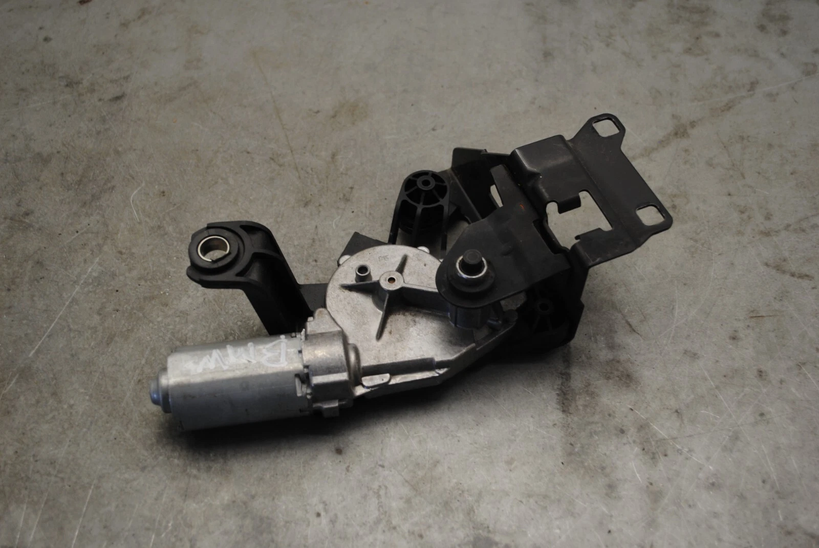 Heckwischermotor Wischergestänge 5er BMW E61 (BJ 2005) 7167223 – Bild 2