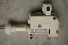 original Stellmotor Tankklappe/Tankdeckel VW Golf V (1K) 1K6810773 – Bild 2