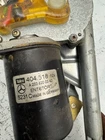 Org. Mercedes C W203 Scheibenwischermotor mit Gestänge A2038200342 404518 – Bild 3