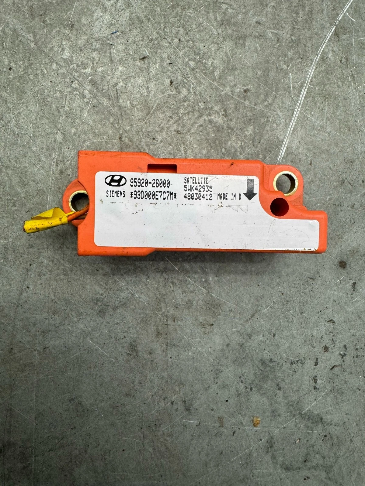 Hyundai Santa Fe I (SM) Airbag Sensor vorne links 95920-26000