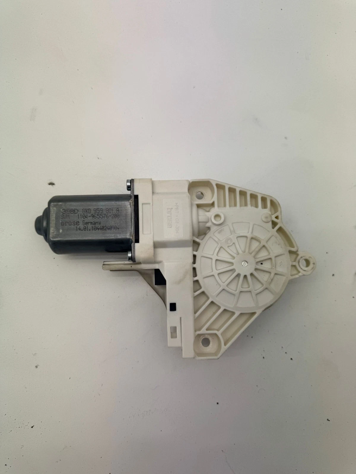 Original Audi A5 8T A4 B8 8K Fensterhebermotor el. vorne links 8K0959801A – Bild 2