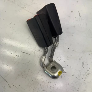 Original VW Golf 5 6 Gurtschloss hinten links 1K0857739M 23092009