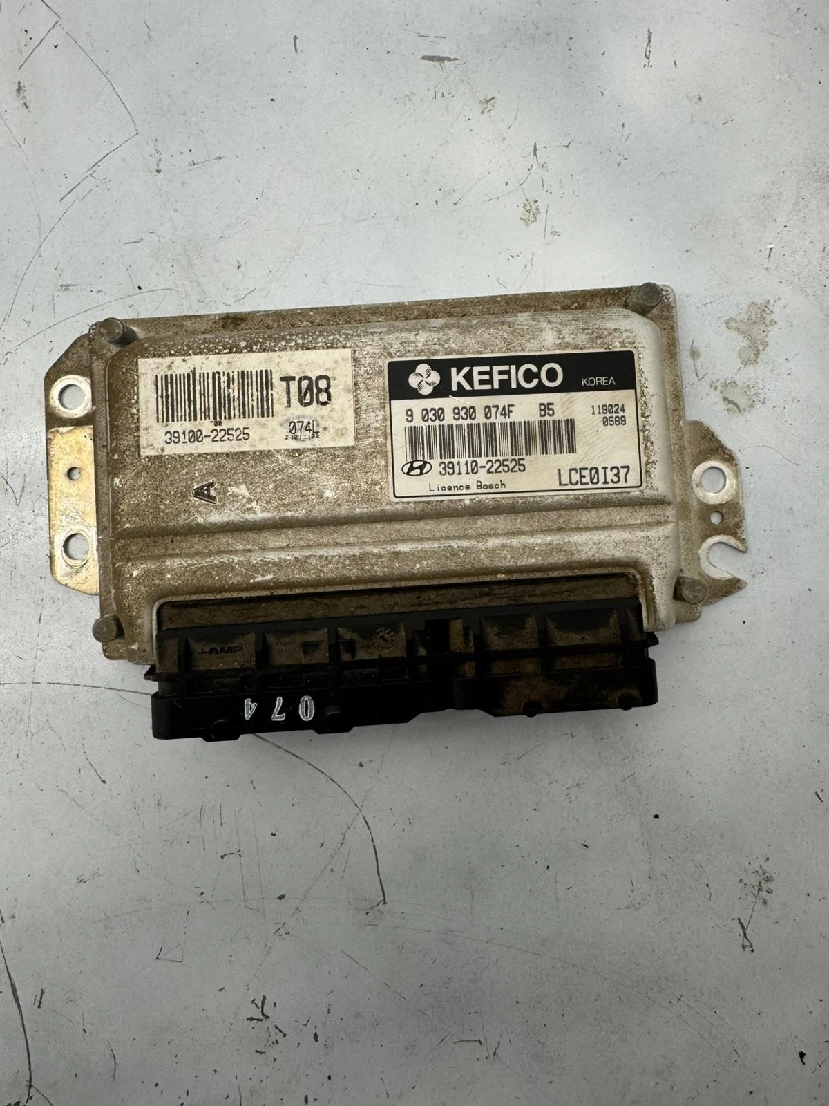 Original Hyundai Accent Motorsteuergerät Steuergerät 9030930074F 3911022525
