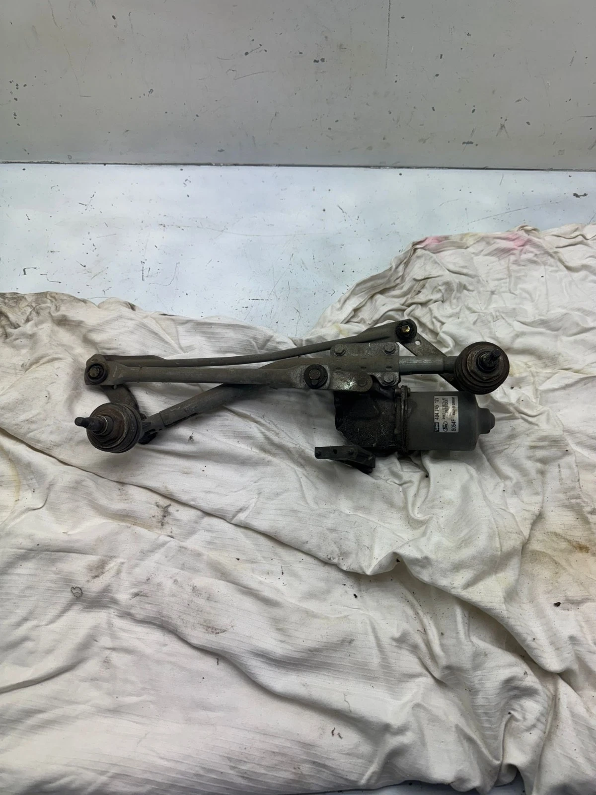 Original Ford Fiesta Fusion Wischermotor mit Gestänge 2S6T17B571AC