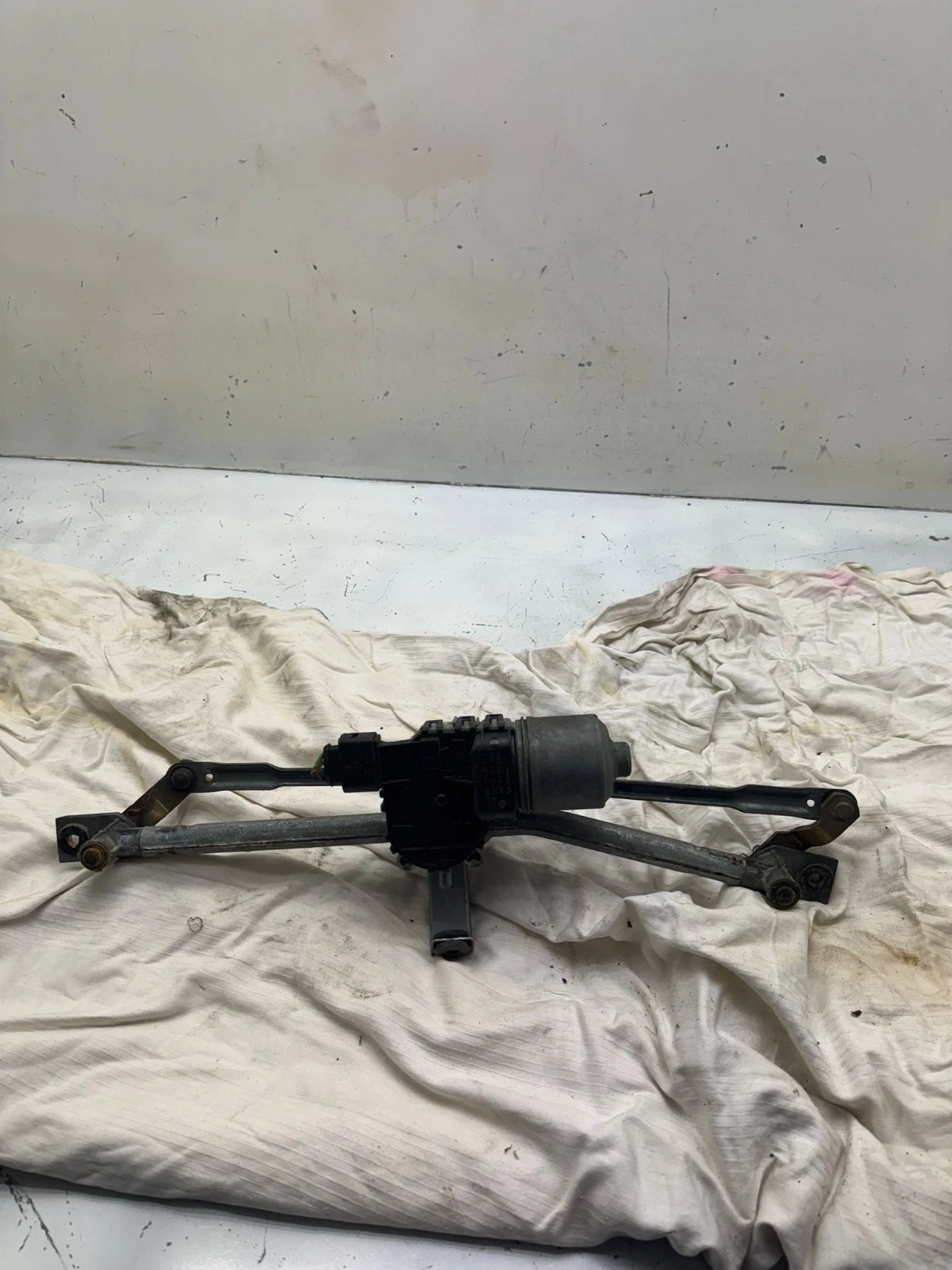 Original VW Polo 9N Skoda Fabia Wischermotor mit Gestänge 6Q1955119A 0390241524