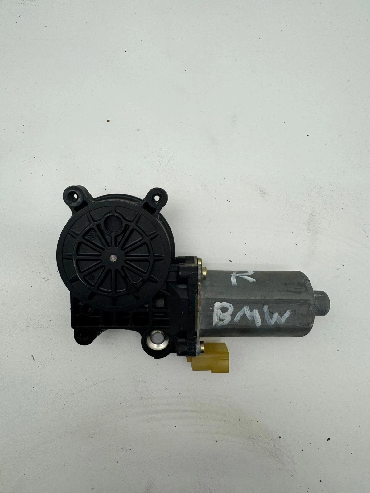 Original BMW 3er E46 Fensterhebermotor vorne rechts 676283620640 0130821717
