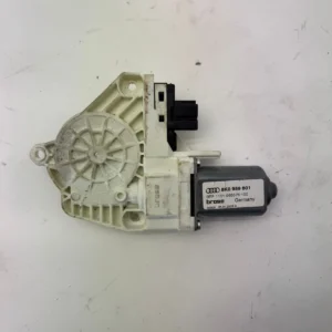 Original Audi A4 B8 8K Fensterhebermotor el. vorne links 8K0959801