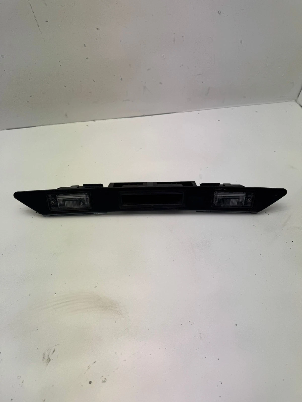 Org. Audi A3 8P Heckklappentaster Griffleiste Kennzeichenbeleuchtung 8P4827574