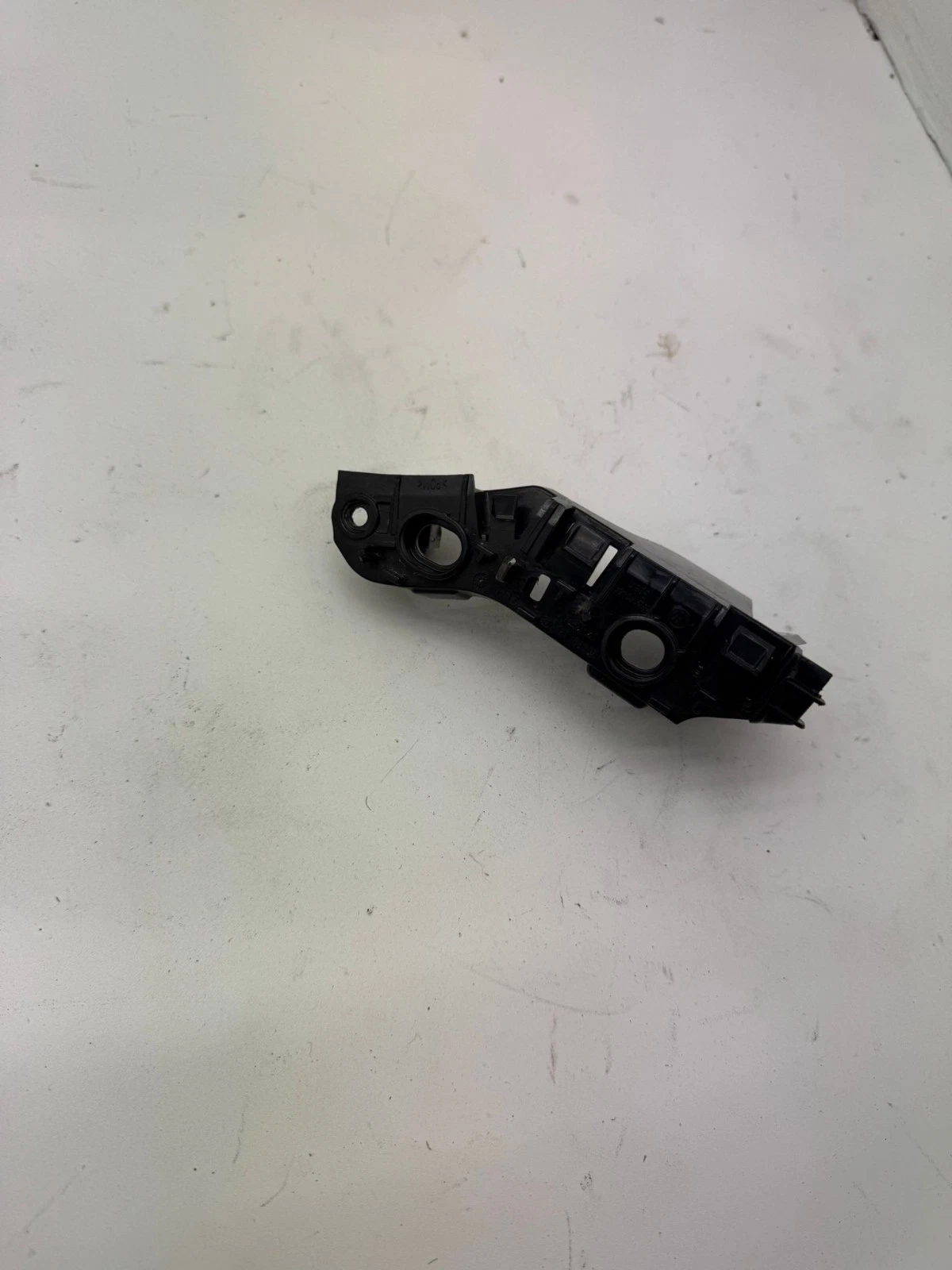Original VW Polo VI Stoßstange Halterung Befestigung vorne links 2G0807183