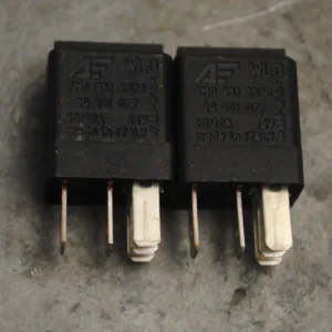 original Relais aus einem VW Golf V (1K) 7M0 951 253C
