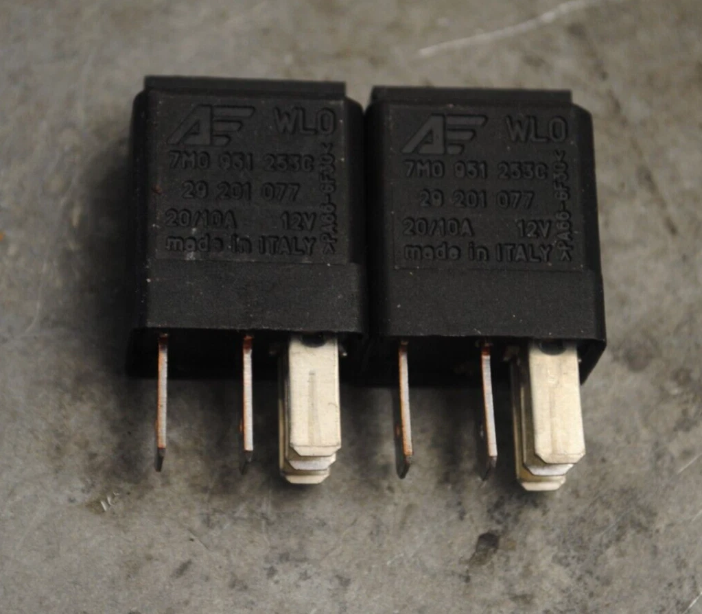 original Relais aus einem VW Golf V (1K) 7M0 951 253C