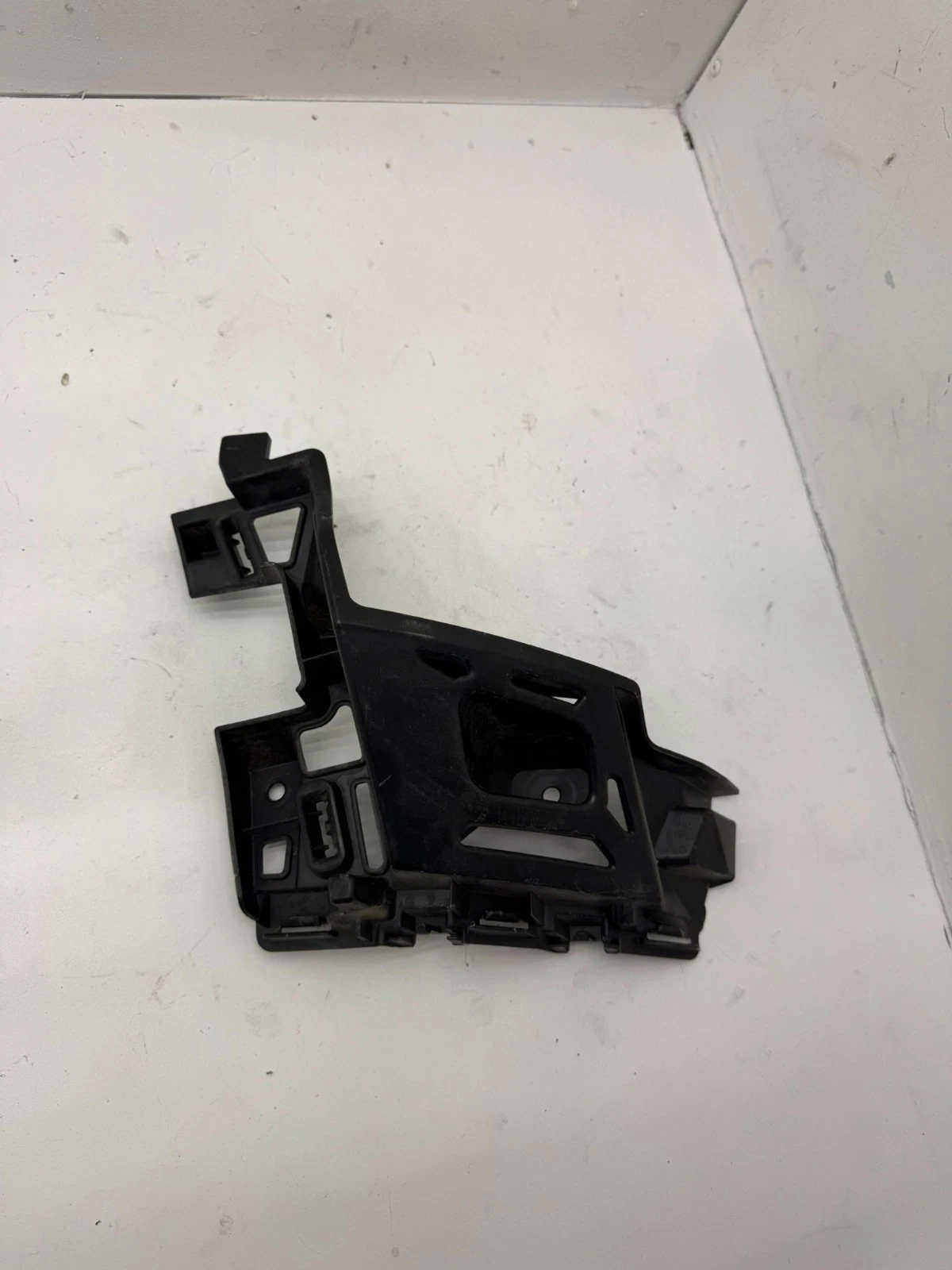 Original Seat Ateca Heckstoßstange Befestigung Halterung hinten links 575807377