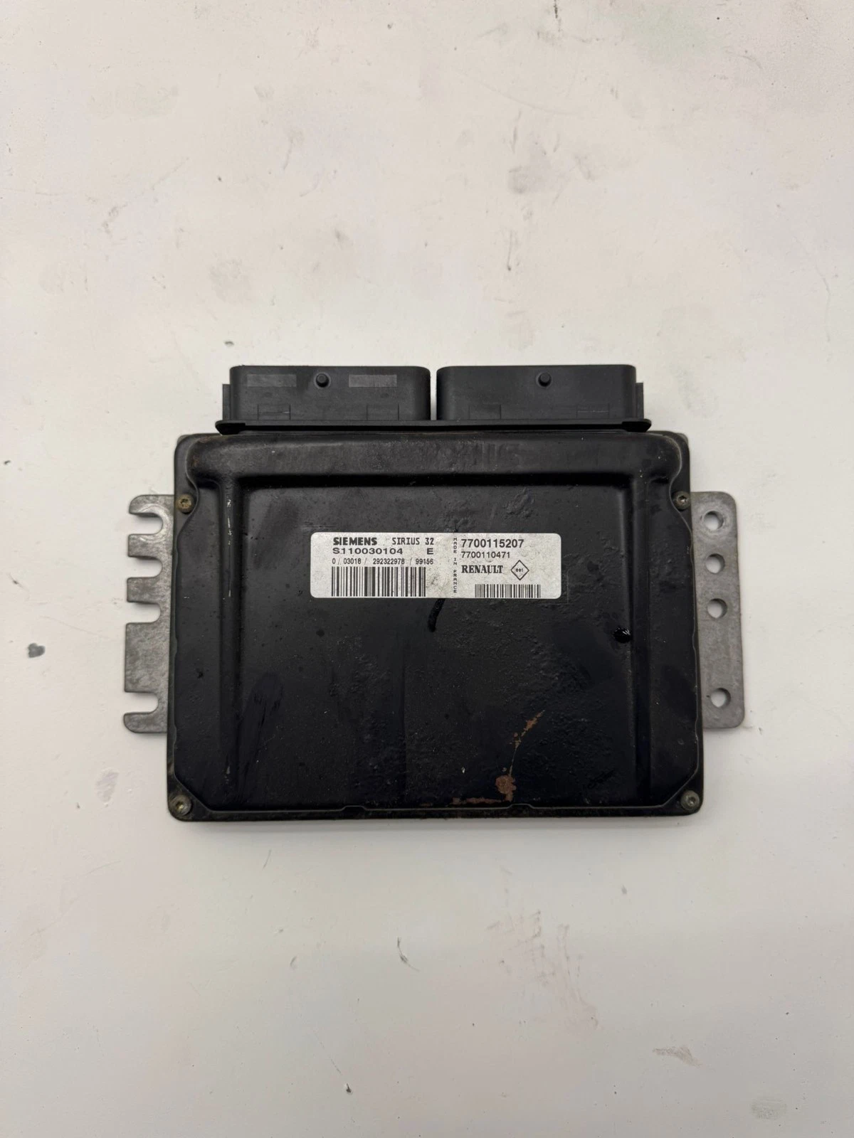 Original Renault Clio Motorsteuergerät 7700115207 S110030104E 7700110471