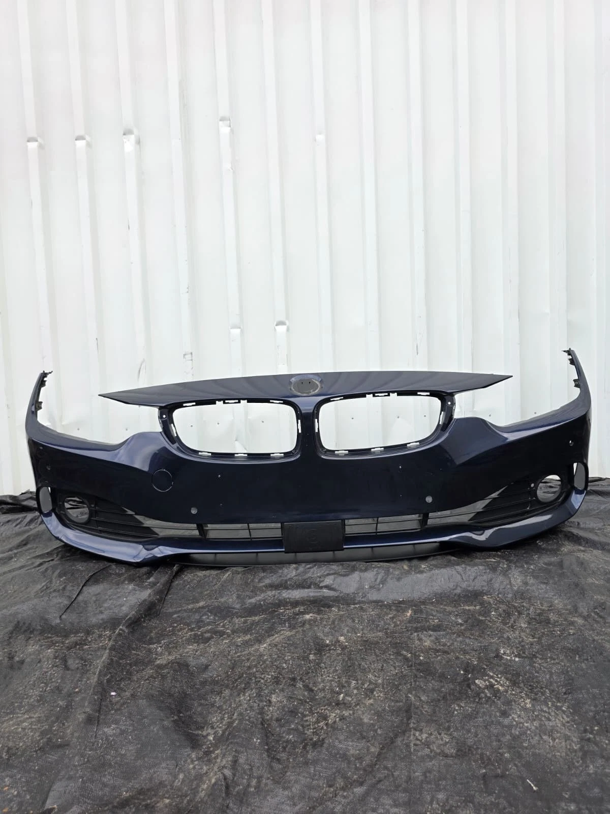 Original BMW 4er F32 F33 Stoßstange vorne Blacksaphire Dunkelblau 51117294651