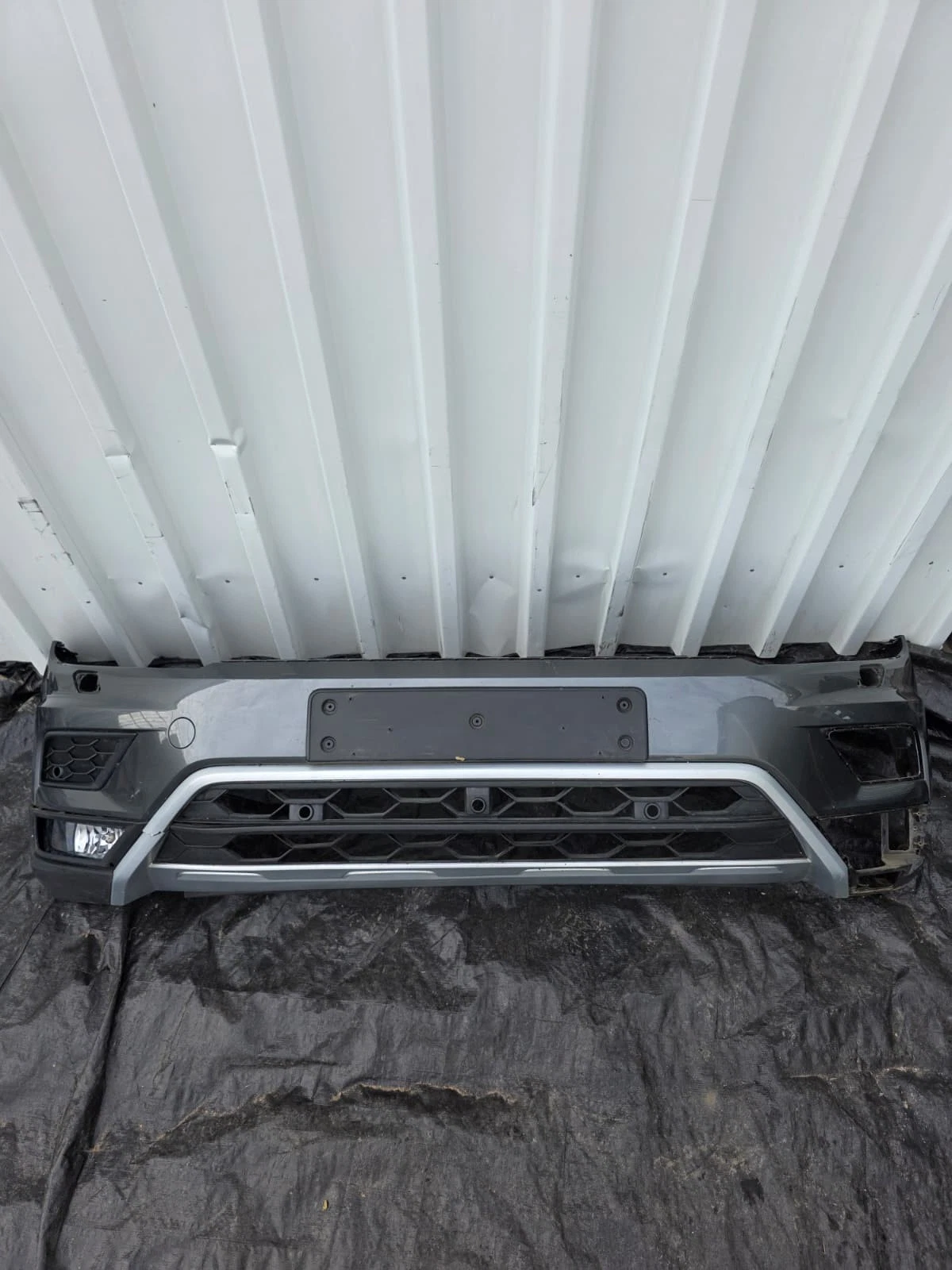 Original VW Tiguan Frontstoßstange Stoßstange vorne Grau 5NA807221