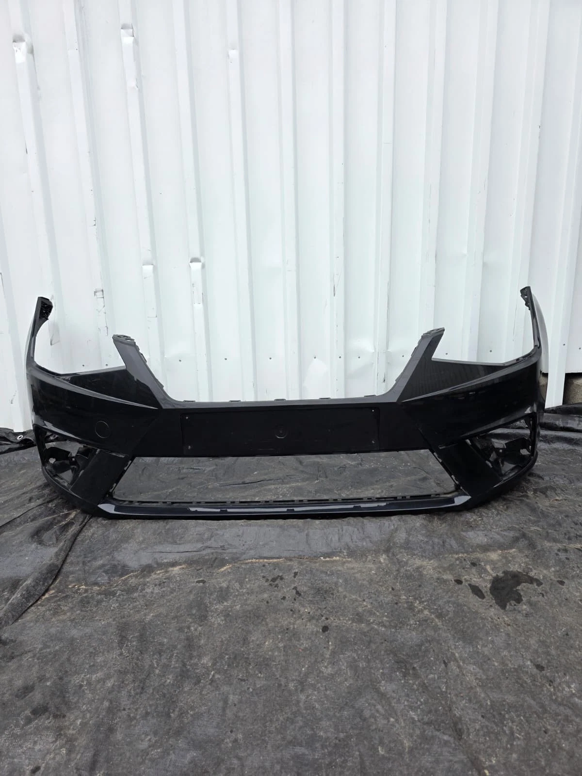 Original Seat Ibiza 5 V Frontstoßstange Stoßstange vorne schwarz 6F0807221D