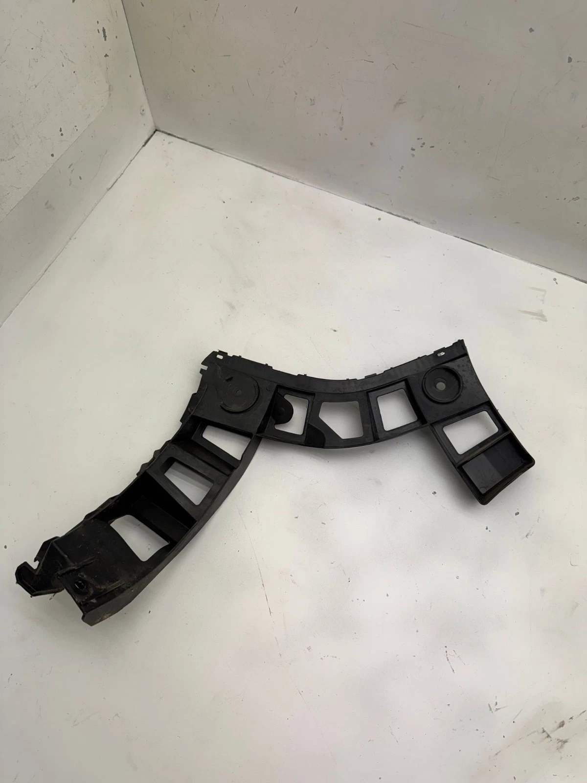 Original VW Tiguan 5N Stoßstange hinten Halterung links 5N0807393E