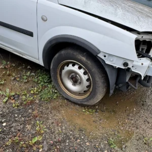Original Opel Combo C Kotflügel vorne rechts weiß TOP