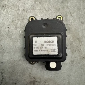 Original Bosch Stellmotor Heizung Renault Espace 0132801111
