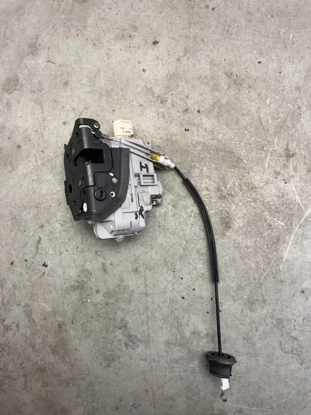 Original Audi A4 B8 Stellmotor Türschloss hinten rechts 8K0839016