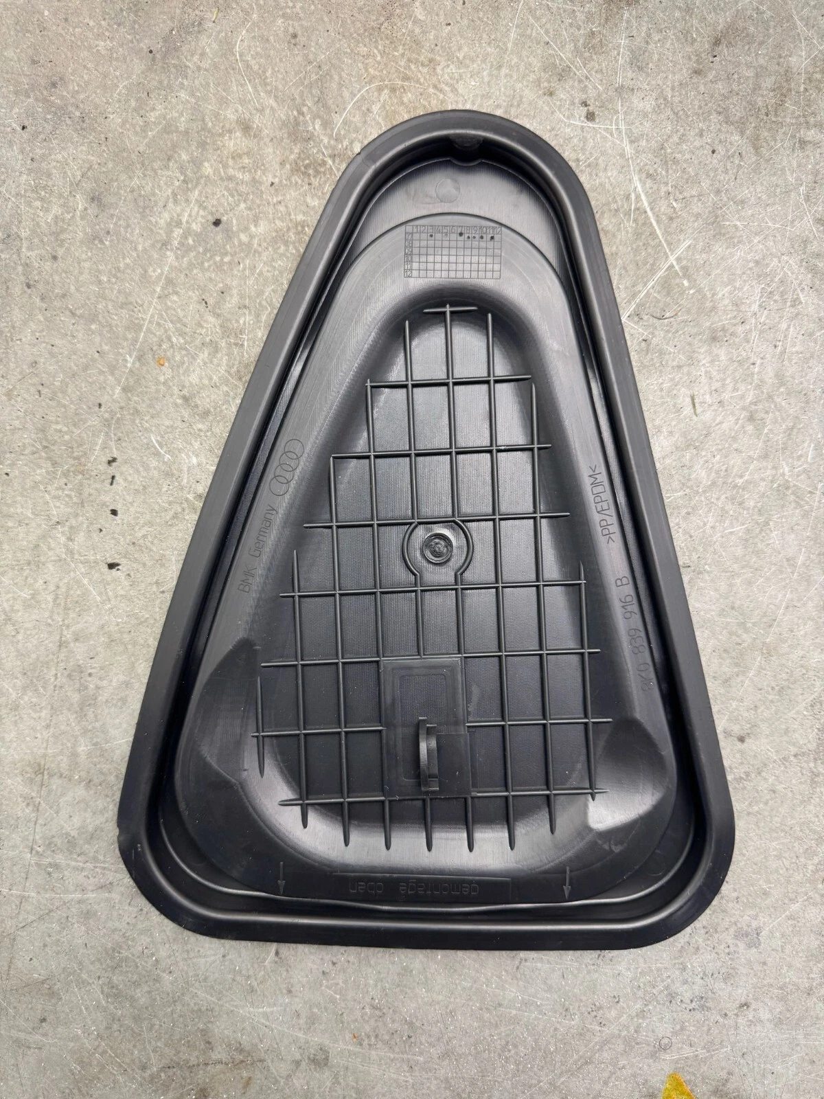 Original Audi A4 B8 Türinnenblech Abdeckung hinten rechts 8K0839916B