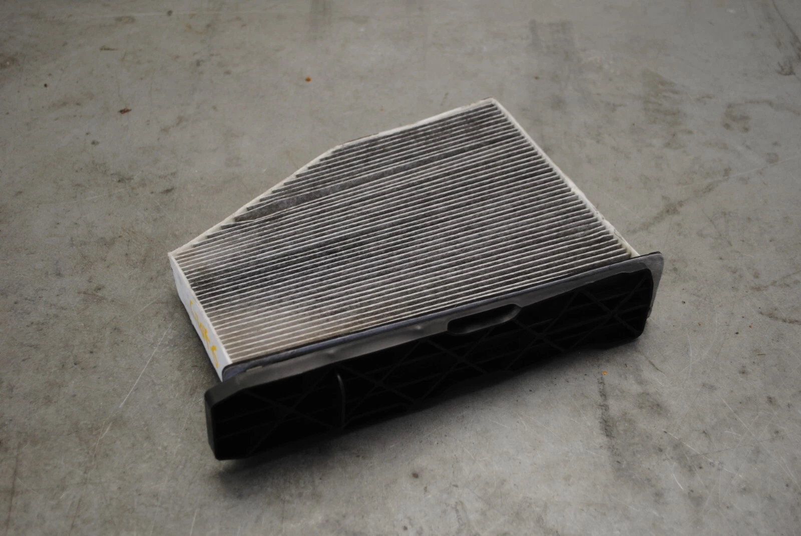 Pollenfilter, Innenraumfilter VW Golf VI (5K1) 1,4 TSI (BJ 2009) mit Abdeckung