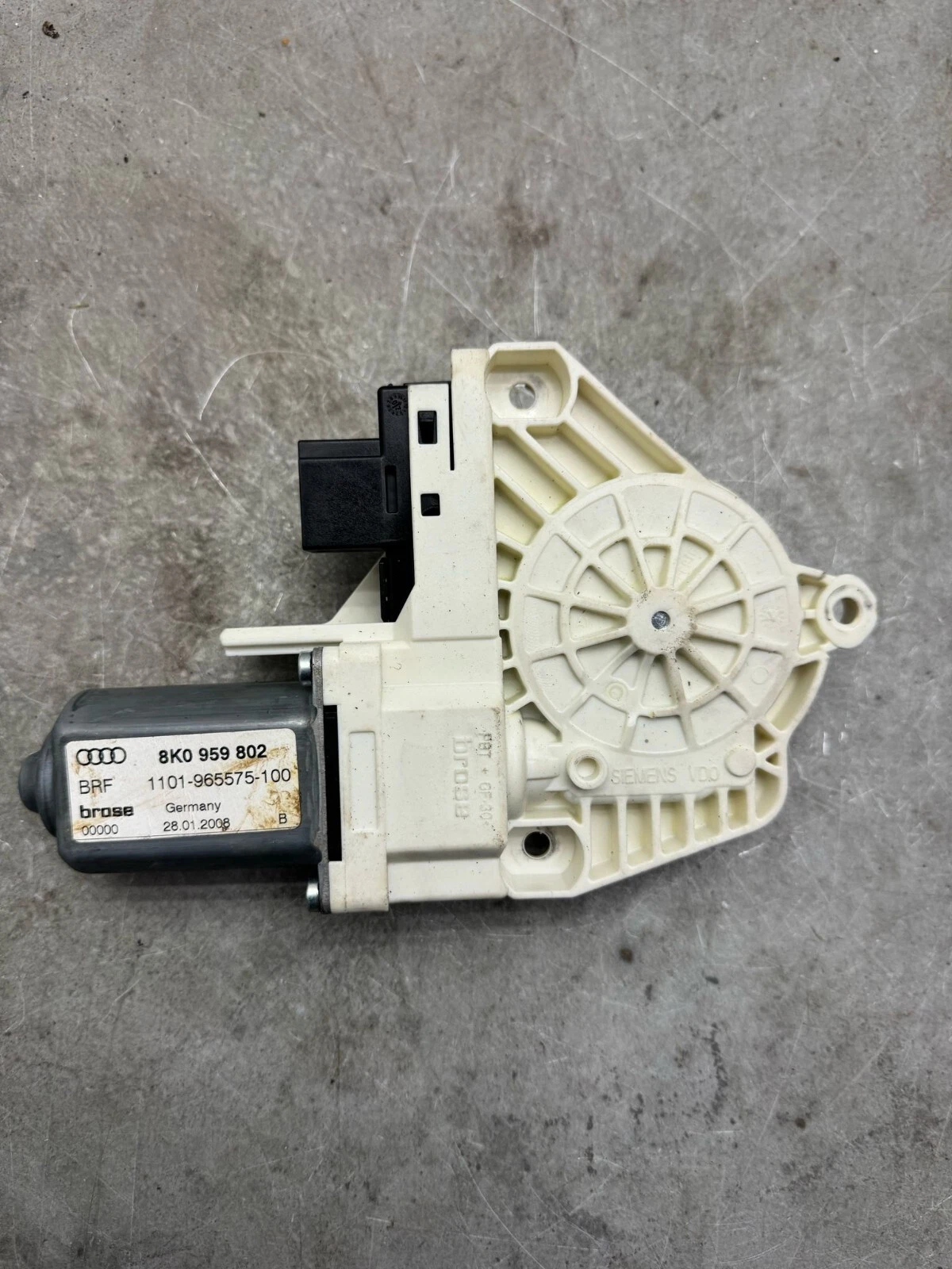 Original Audi A4 B8 Fensterhebermotor Motor vorne rechts 8K0959802