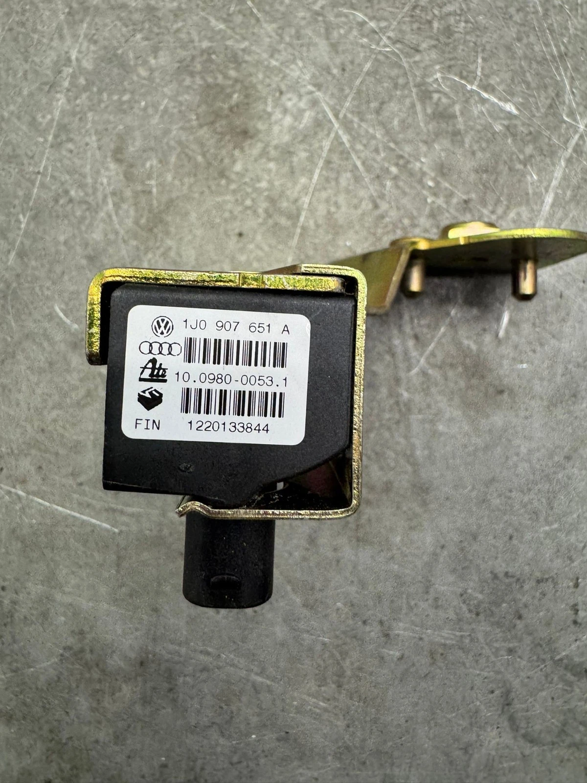 Original VW Bora Golf Lupo Audi Querbeschleunigungssensor 1J0907651A