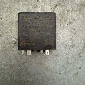 Audi A3 A4 B5 A6 A8 8D Relais 307 Glühlampenkontrolle 4A0919471