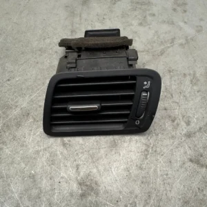 Original VW Passat 3C Luftausströmer Luftdüse Gitter vorne links 3C1819701E