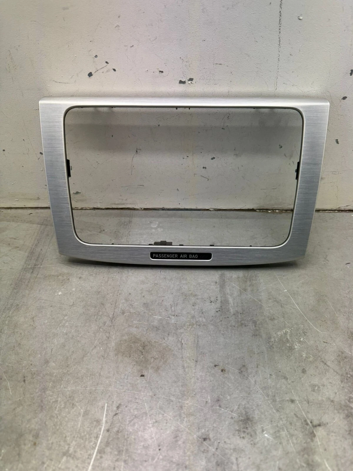 Original VW Passat 3C Radioblende Abdeckung 3C0858069