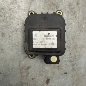 Original Bosch Stellmotor Heizung Renault Espace 0132801111