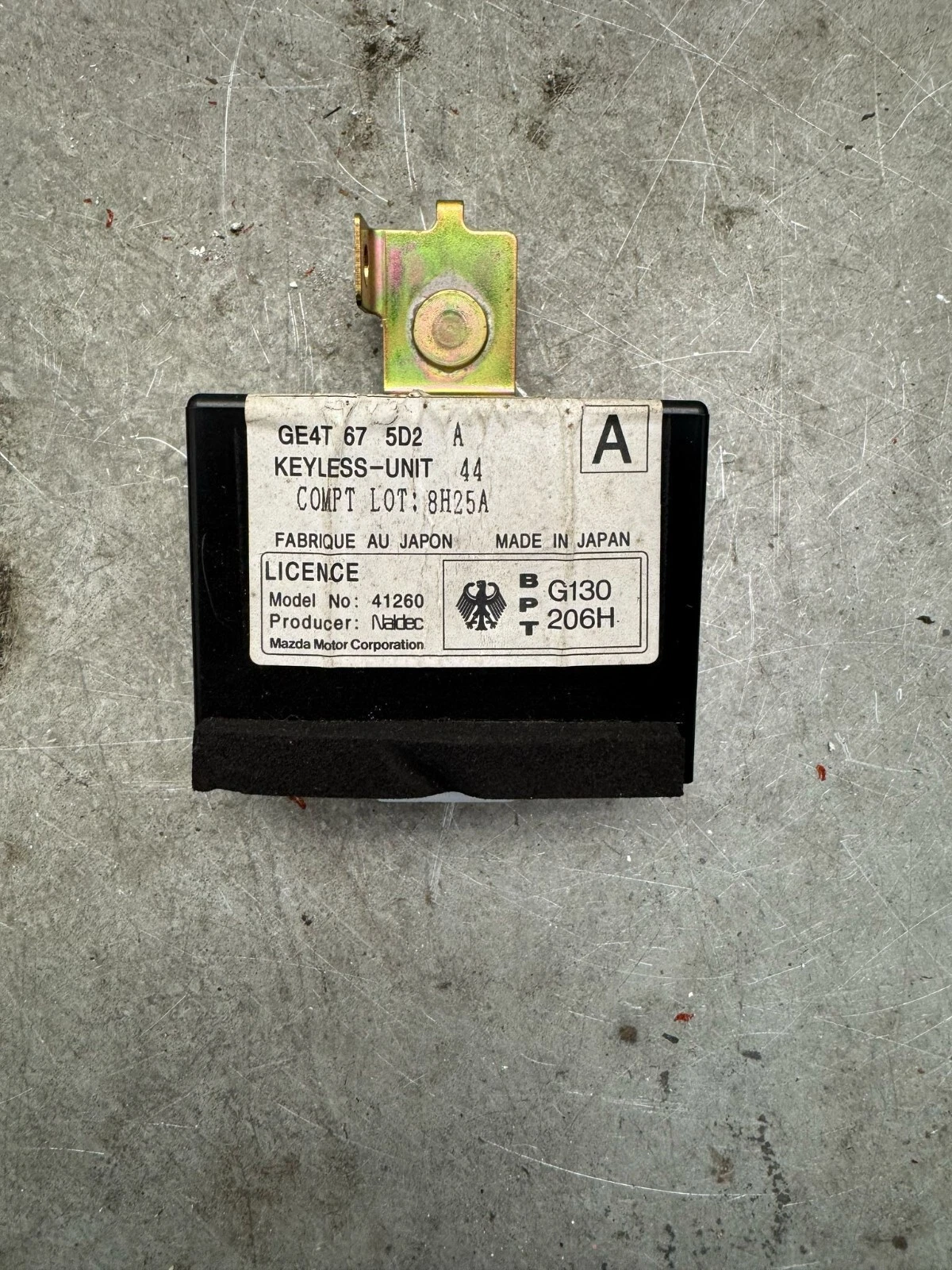 Original Mazda 323 Steuergerät Wegfahrsperre Zentralverrieglung GE4T675D2A