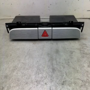 Original VW Passat 3C B6 Ablagefach Warnblinklichtschalter 3C0858407