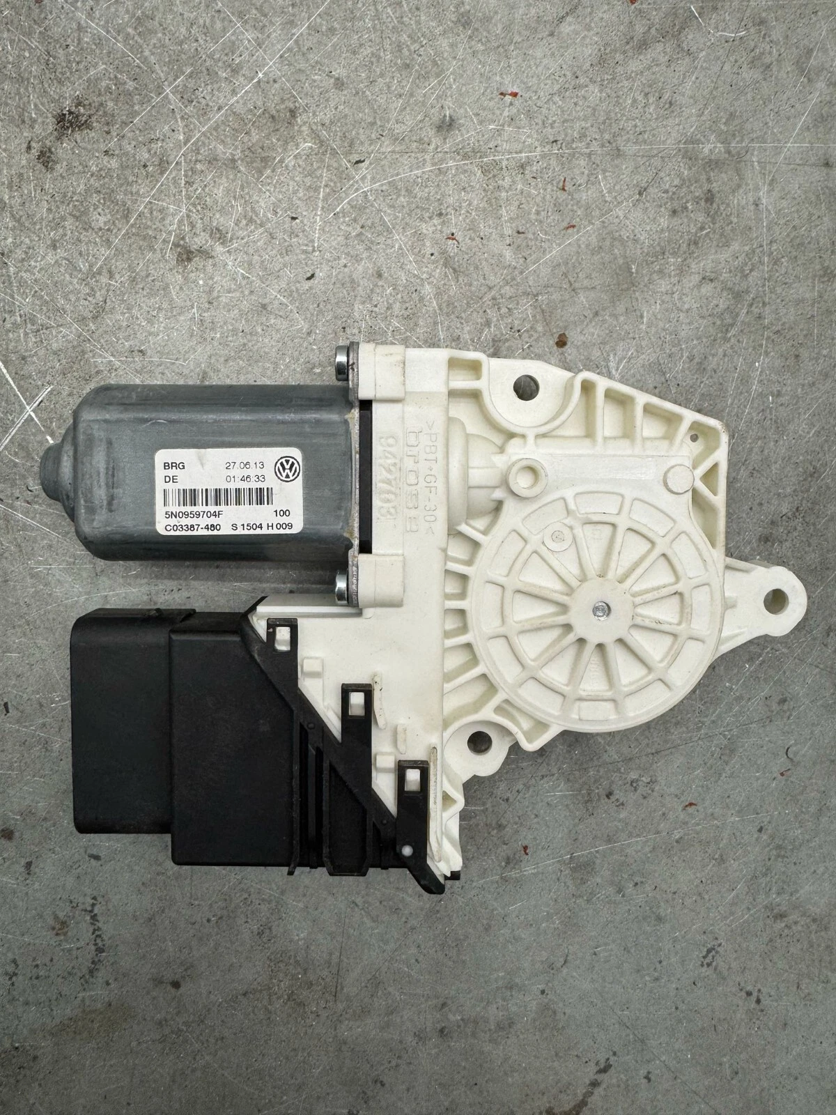 Original VW Tiguan 5N Fensterhebermotor vorne rechts 5N0959704F 11063430