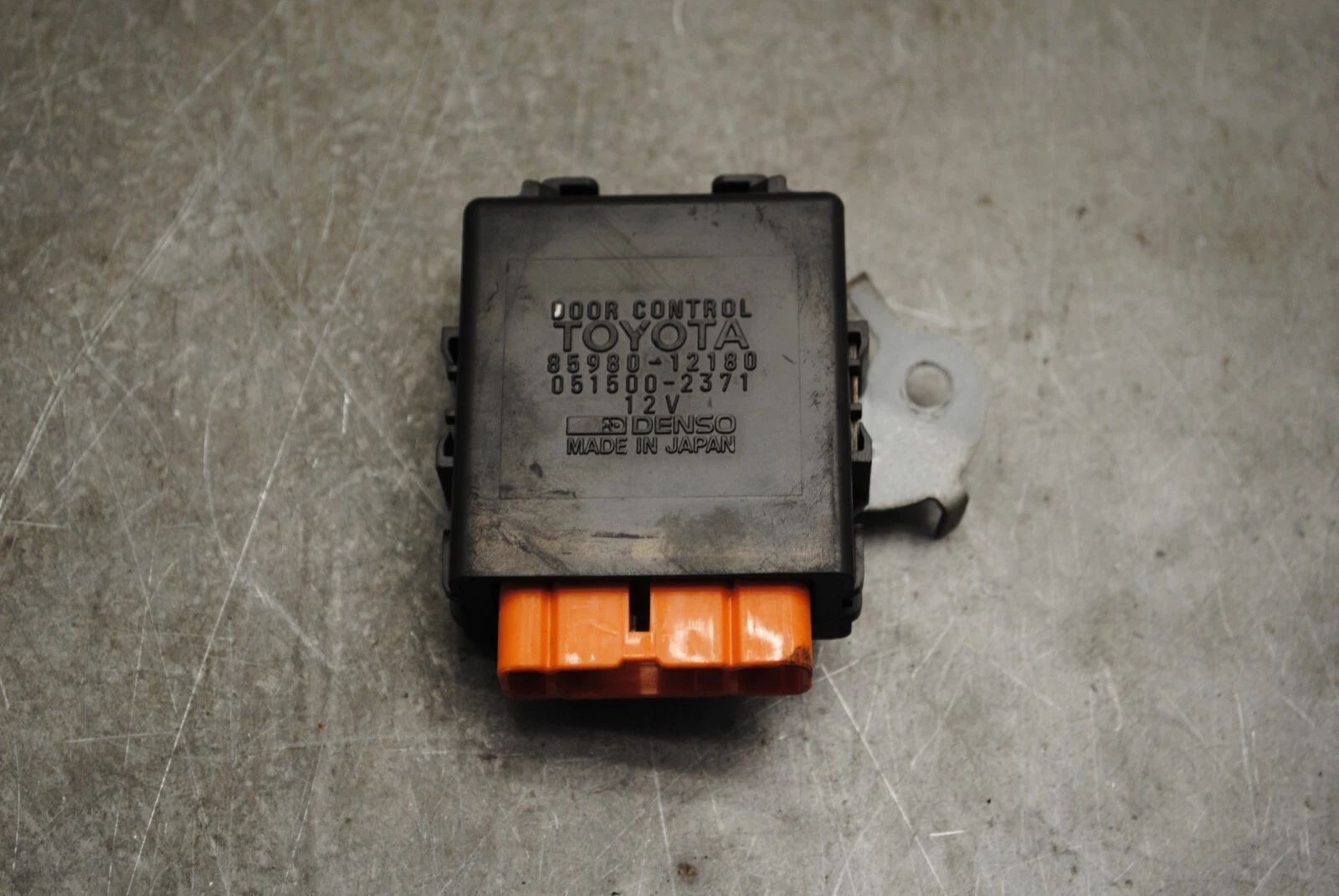 Relais Door Control Toyota Corolla (1991-1997) 85980-12180 Denso 051500-2371