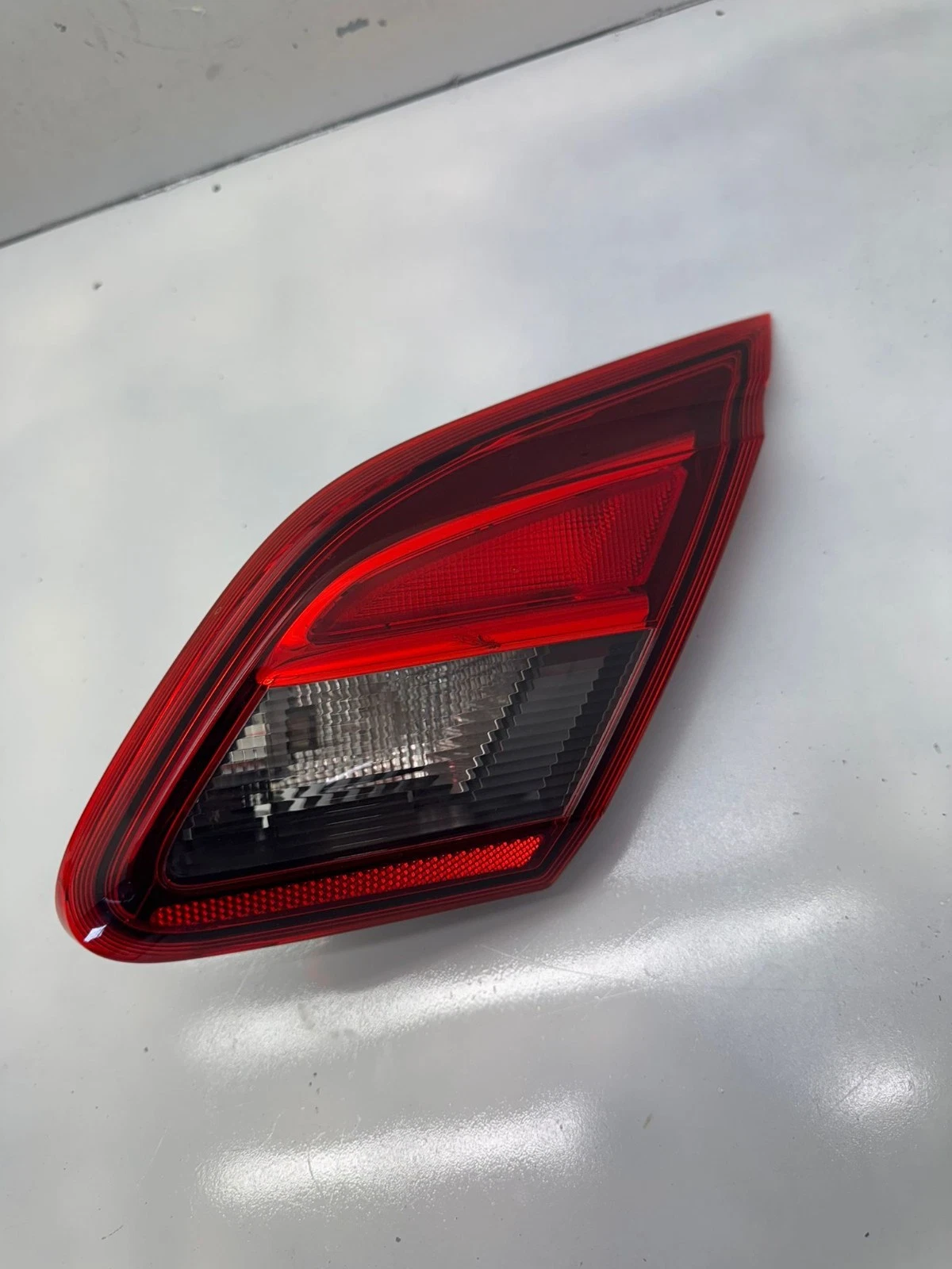 Original Opel Corsa E Rücklicht hinten Innen links 39012624 46003466