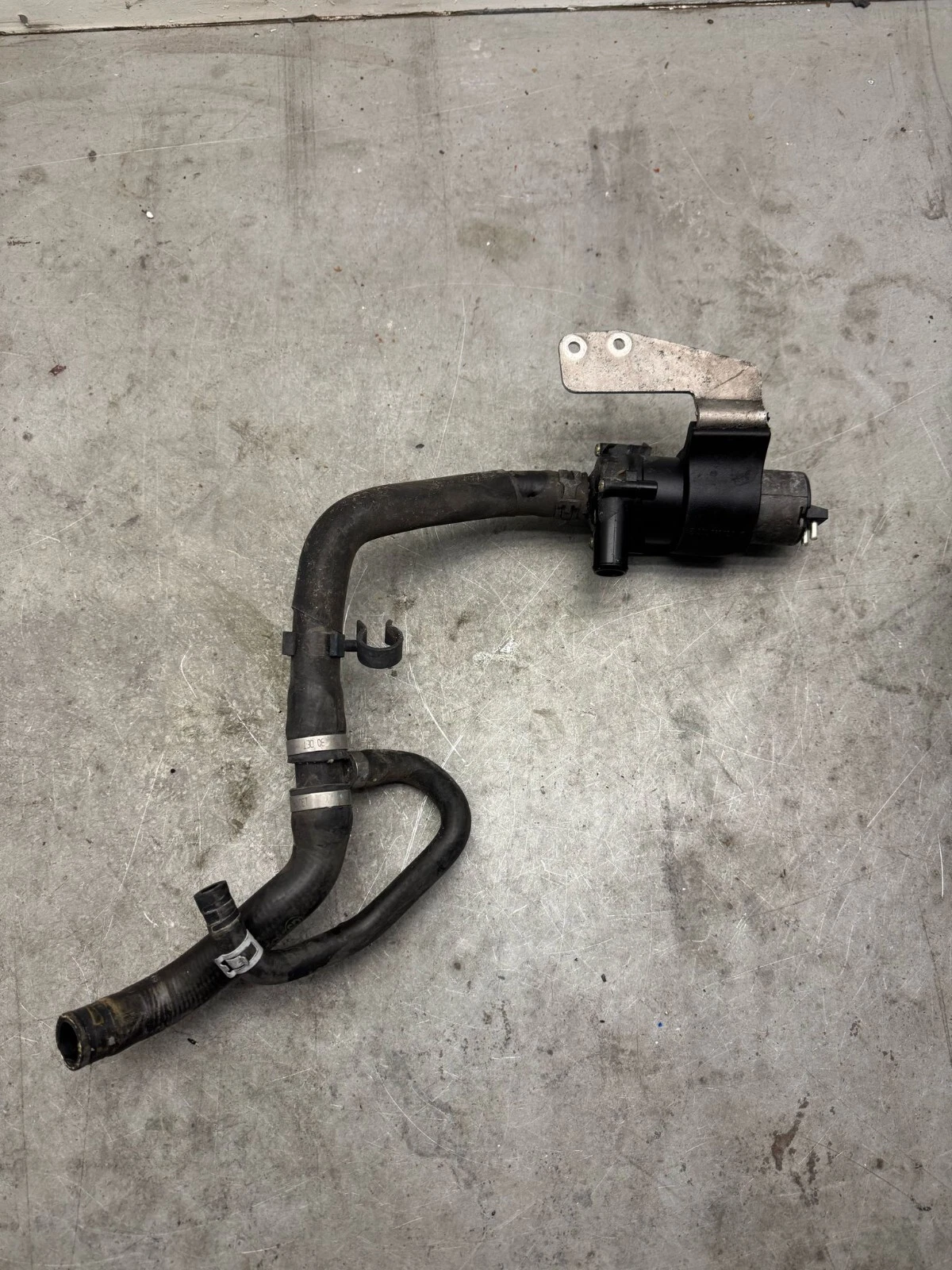 Original Mercedes W202 W208 C200 CLK230 Zusatzwasserpumpe 2028350064 2028301214