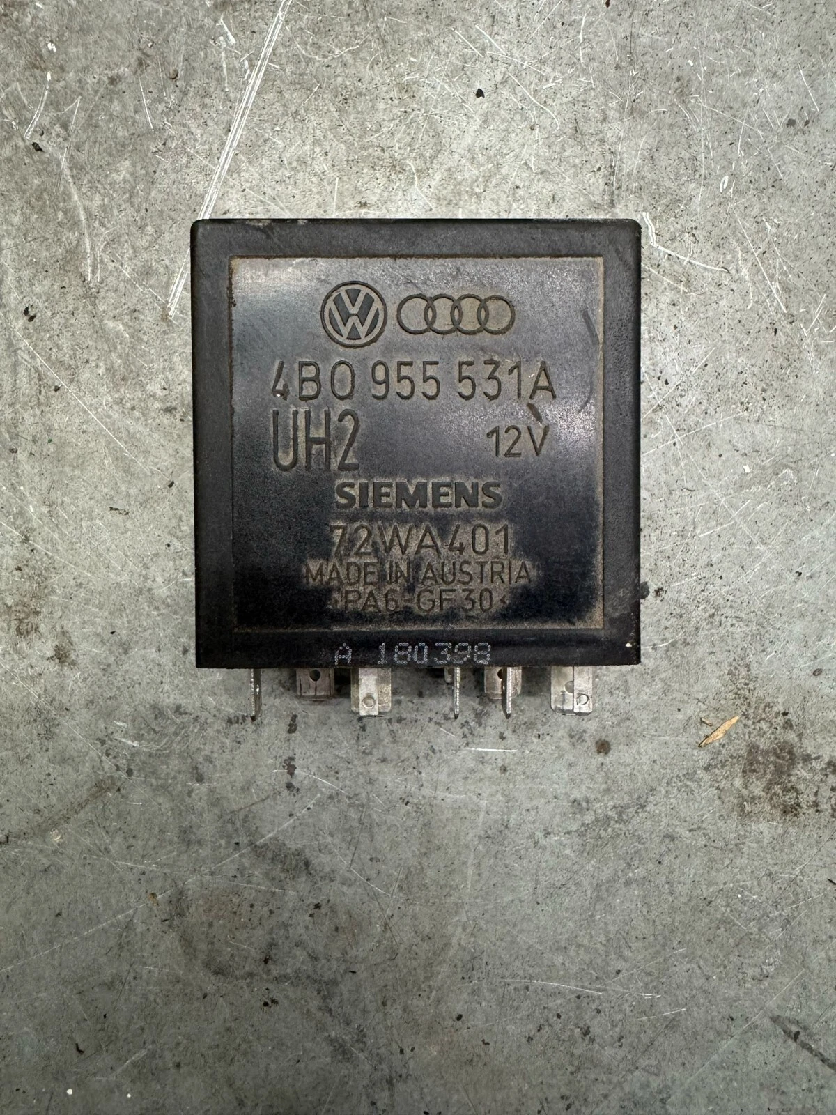 Relais Nr. 377 4B0955531A Wischerrelais Steuergerät - VW AUDI SEAT SKODA