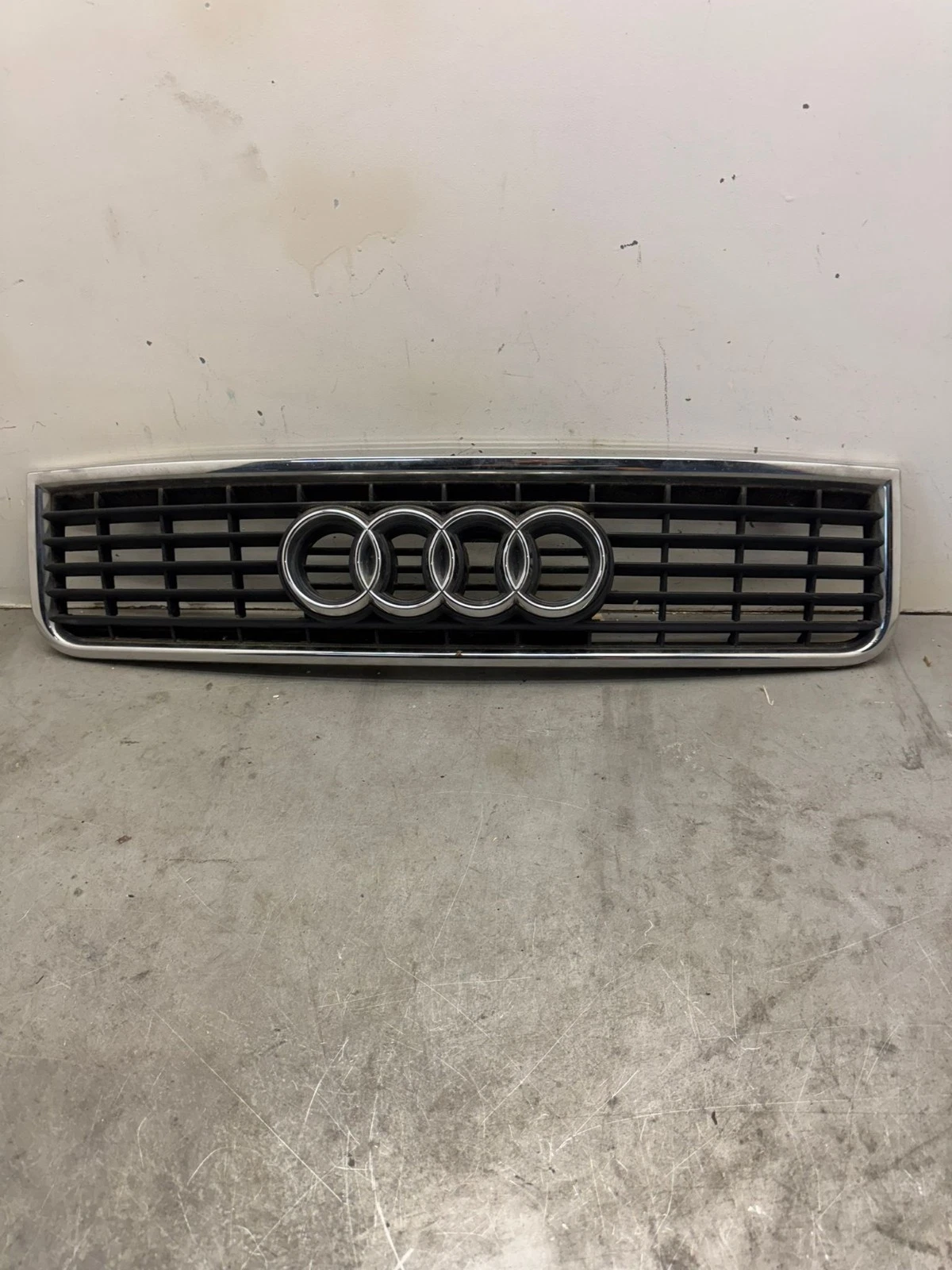 Original Audi A4 B6 A6 Kühlergrill Frontgrill Frontgitter 8E0853651B