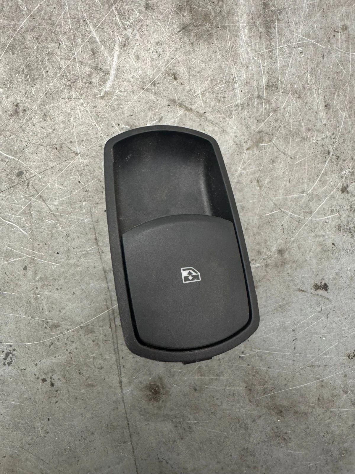 Original Opel Corsa E Fensterheberschalter vorne rechts 13430018 315625731