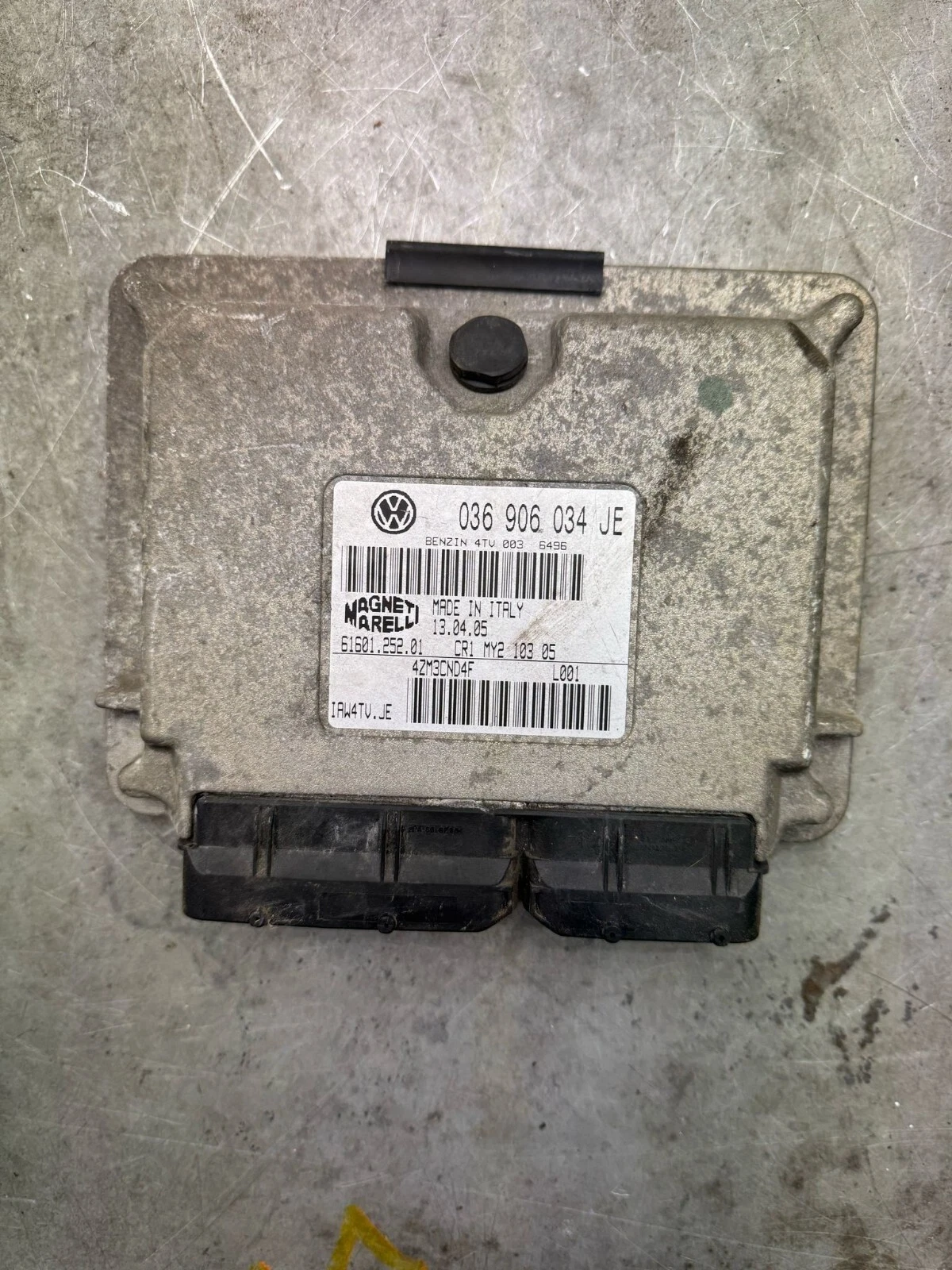 Original Skoda Fabia 6Y Motorsteuergerät Steuergerät Benzin 036906034JE